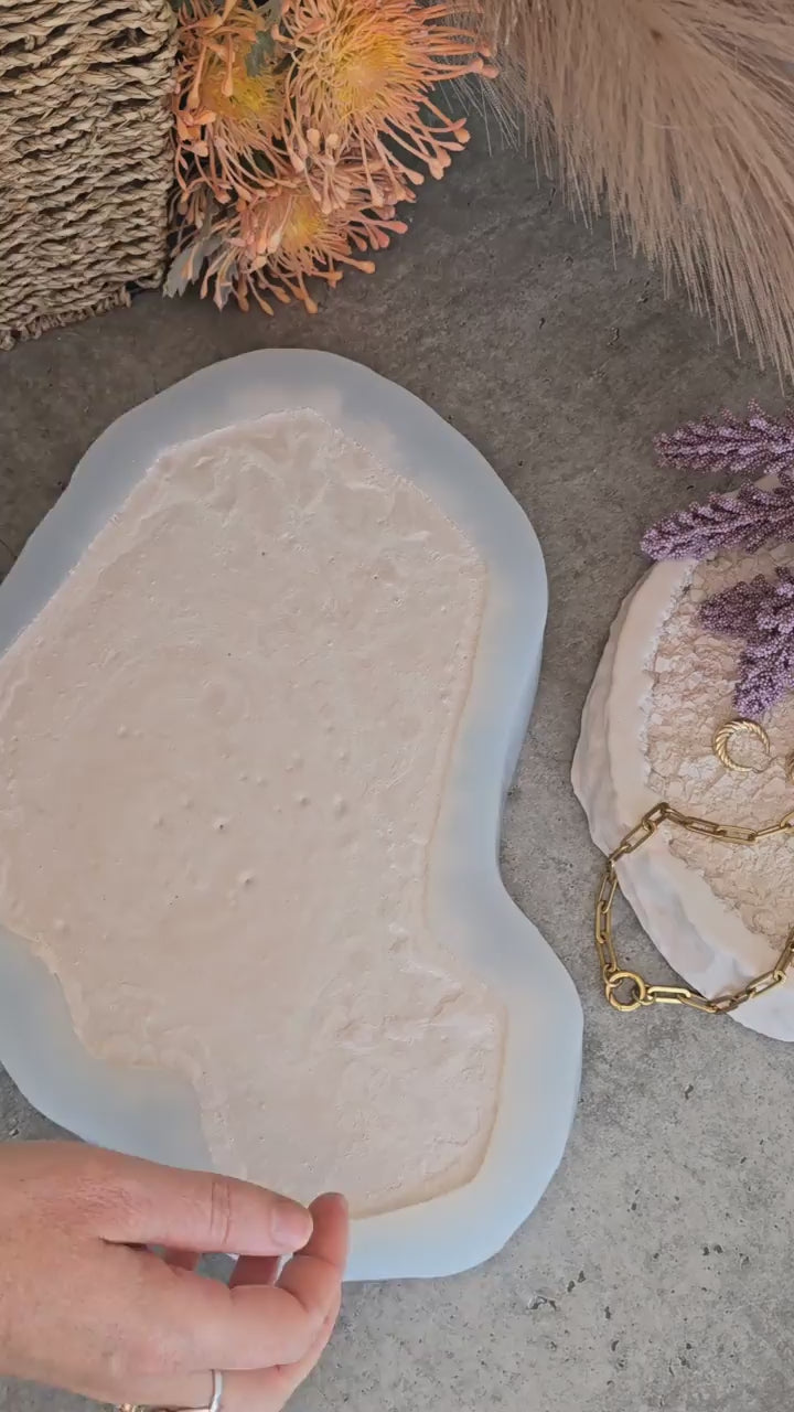Demoulding the crystal grandeur tray
